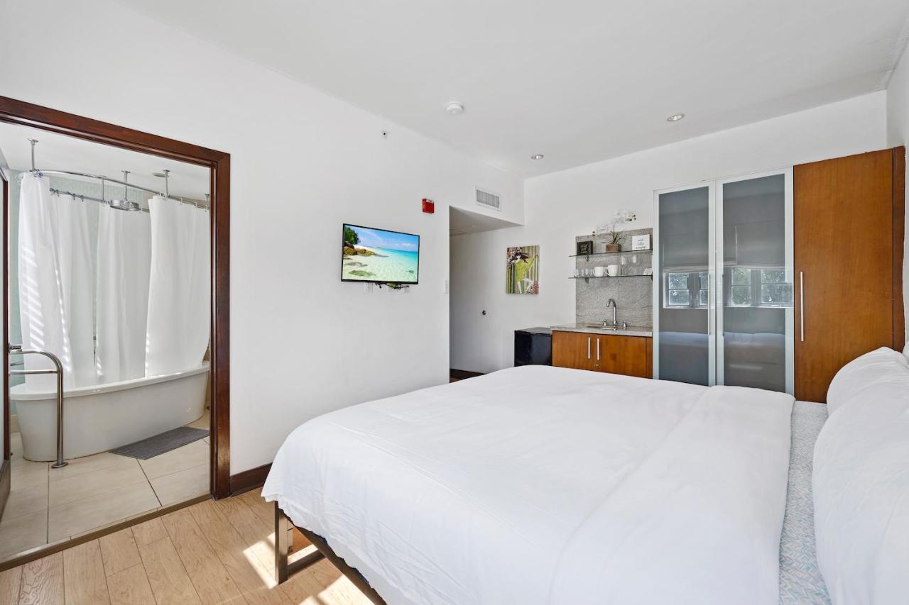 Ocean Drive Apartments With Rooftop Pool, South Beach, Miami Miami Beach Exterior photo