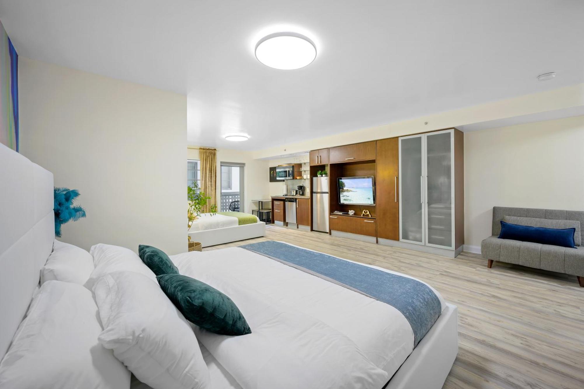 Ocean Drive Apartments With Rooftop Pool, South Beach, Miami Miami Beach Exterior photo